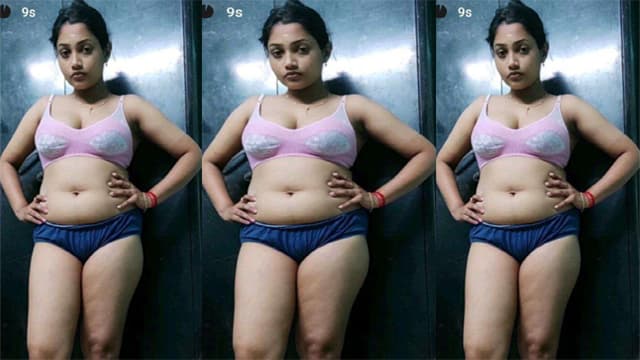 Cheater Tamil Wife Showing And Fucking