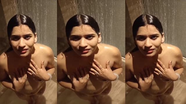 Desi GF Sucking Dick Bathing Videos