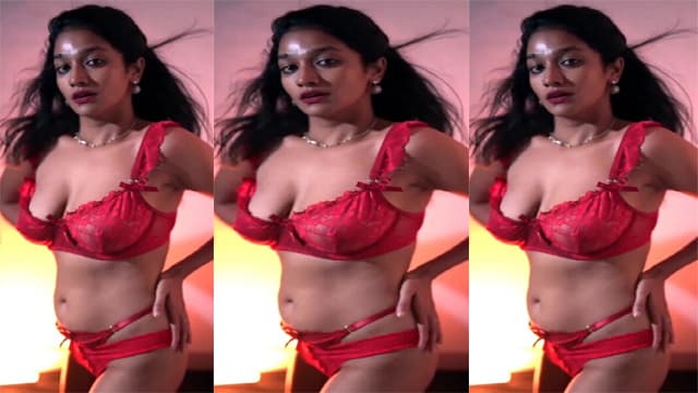 Hot Lavanya Manickam Bikini Teasing Wet Ass Shake